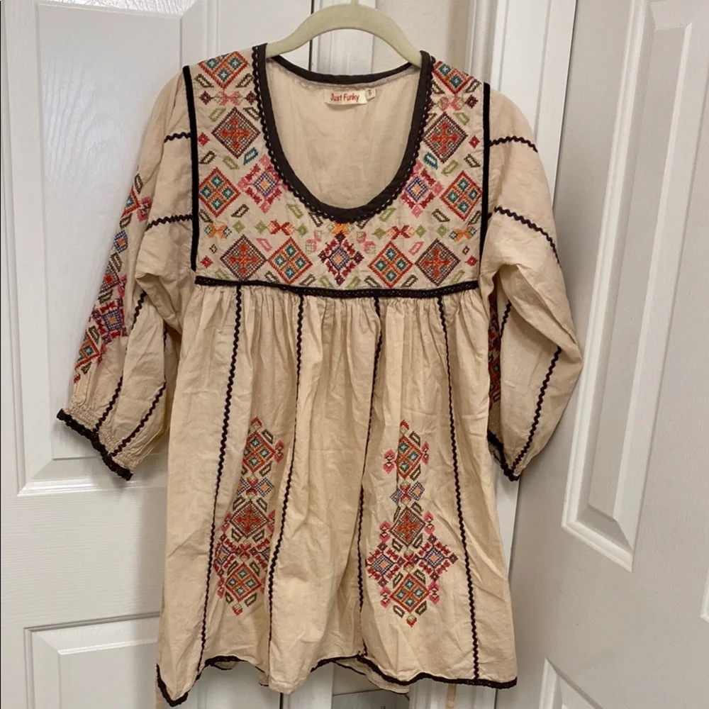 Just funky blouse with three-quarter sleeves, Ojo embroidery - Picture 1 of 5